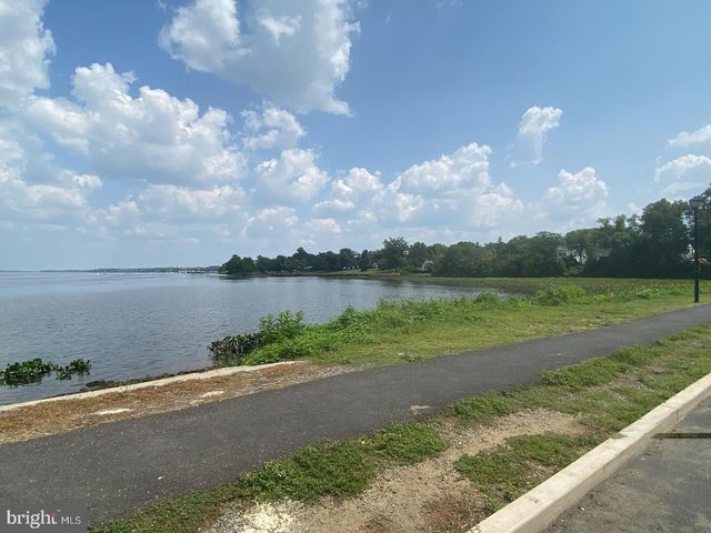 1051 HARBOUR DR, Palmyra, NJ 08065