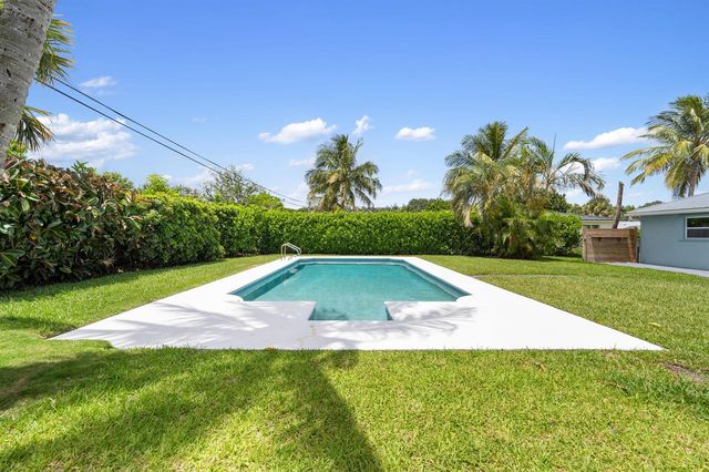 204 Circle E, Jupiter, FL 33458