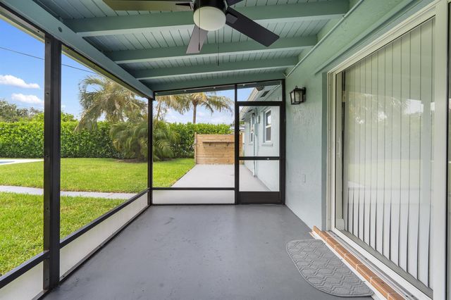204 Circle E, Jupiter, FL 33458