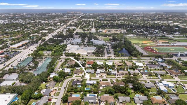 204 Circle E, Jupiter, FL 33458