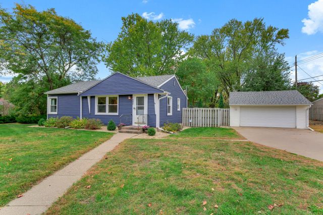 1440 Lydia Avenue W, Roseville, MN 55113