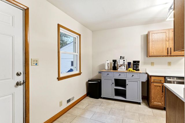 1440 Lydia Avenue W, Roseville, MN 55113