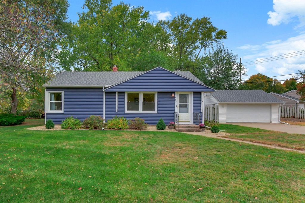 1440 Lydia Avenue W, Roseville, MN 55113 — photo 3