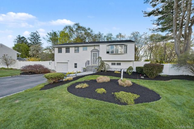 27 Frontier Lane, East Northport, NY 11731