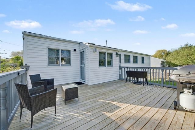 27 Frontier Lane, East Northport, NY 11731