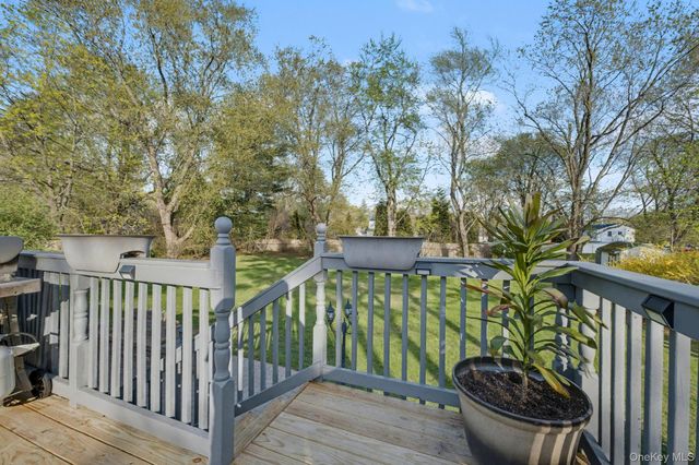 27 Frontier Lane, East Northport, NY 11731