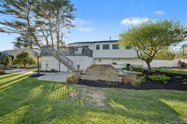 27 Frontier Lane, East Northport, NY 11731