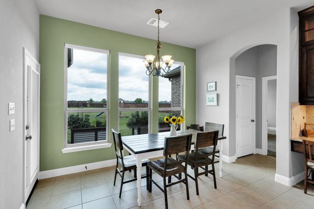 102 Willowbrook Drive, Waxahachie, TX 75165