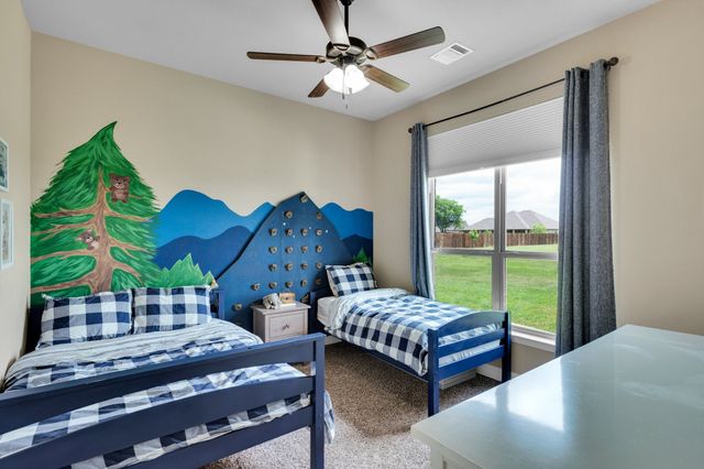 102 Willowbrook Drive, Waxahachie, TX 75165