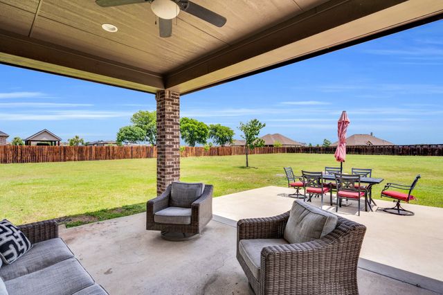 102 Willowbrook Drive, Waxahachie, TX 75165