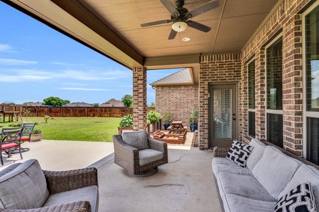102 Willowbrook Drive, Waxahachie, TX 75165