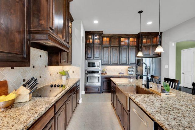 102 Willowbrook Drive, Waxahachie, TX 75165