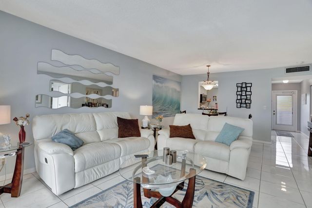 7610 NW 18th Street 205, Margate, FL 33063