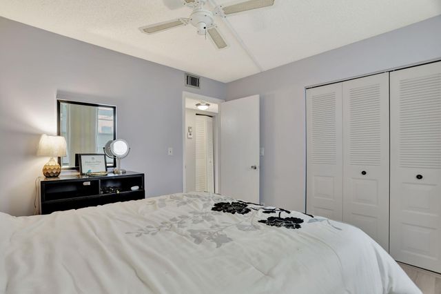 7610 NW 18th Street 205, Margate, FL 33063