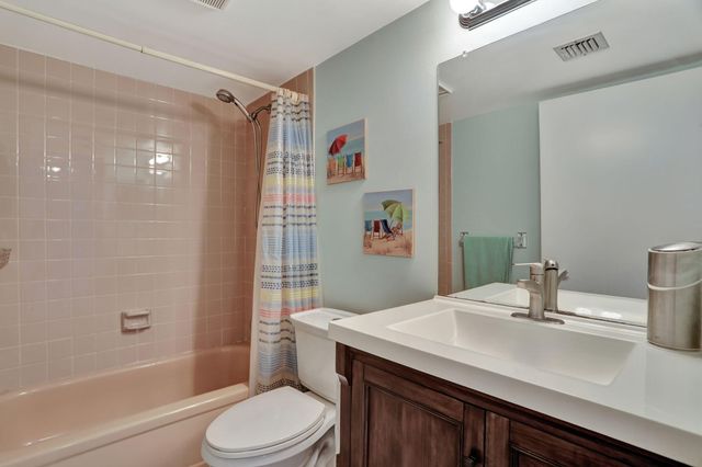 7610 NW 18th Street 205, Margate, FL 33063