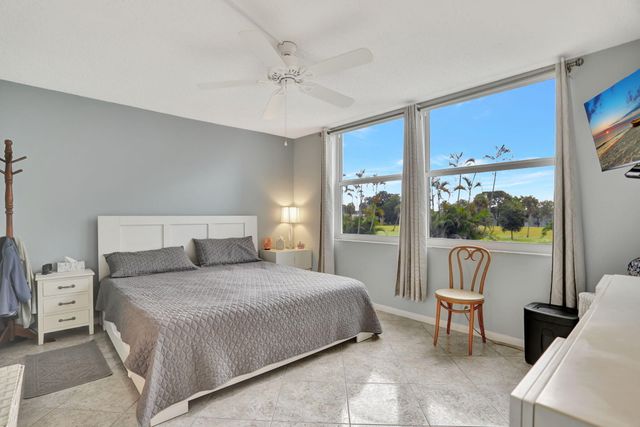 7610 NW 18th Street 205, Margate, FL 33063