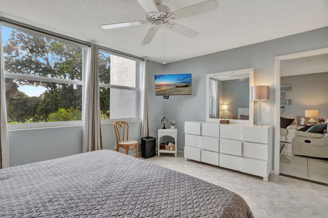 7610 NW 18th Street 205, Margate, FL 33063