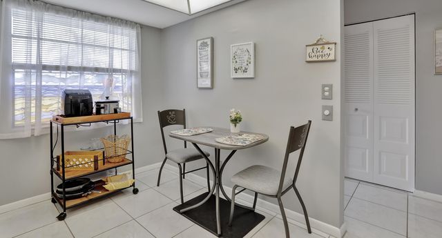 7610 NW 18th Street 205, Margate, FL 33063