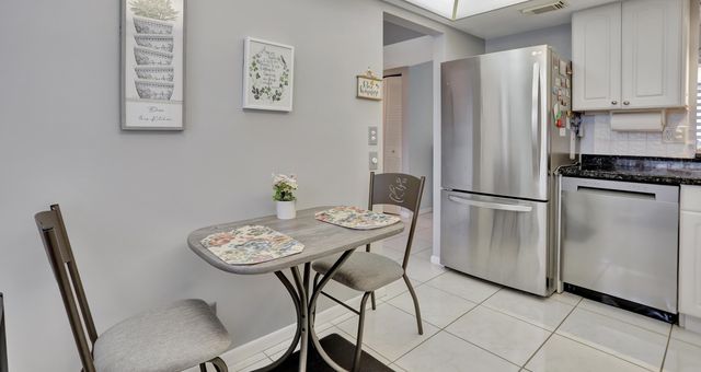 7610 NW 18th Street 205, Margate, FL 33063