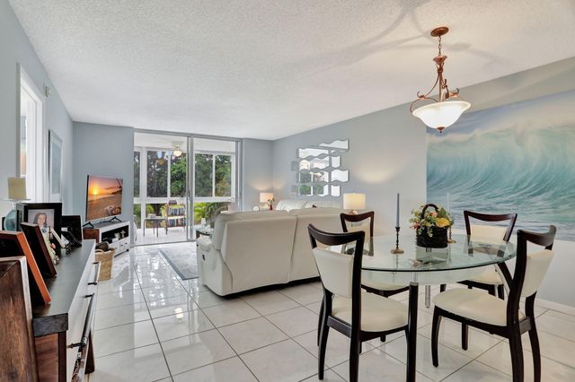 7610 NW 18th Street 205, Margate, FL 33063