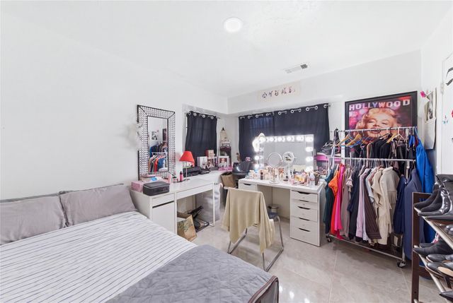 5915 Black Maple Lane, Houston, TX 77088