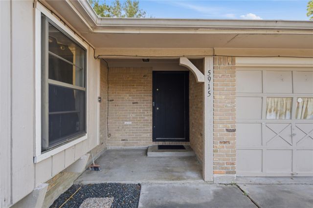 5915 Black Maple Lane, Houston, TX 77088