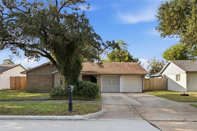 5915 Black Maple Lane, Houston, TX 77088