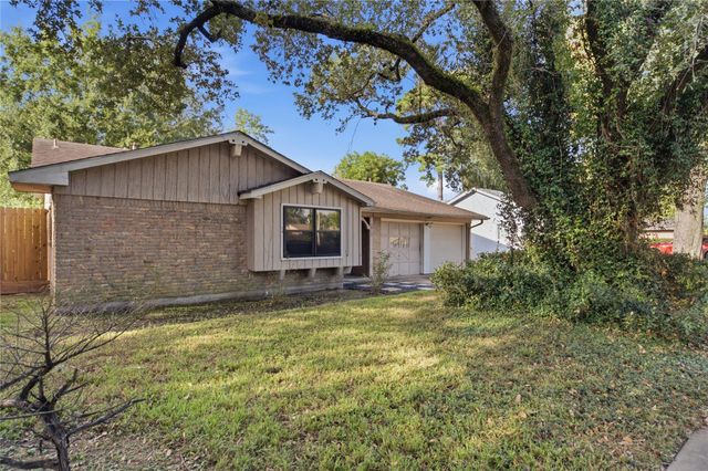 5915 Black Maple Lane, Houston, TX 77088