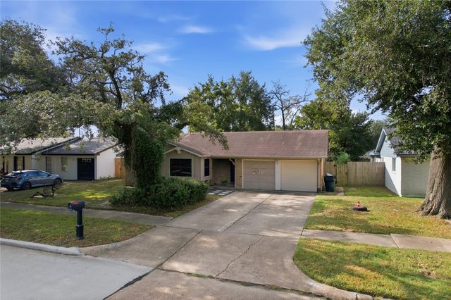 5915 Black Maple Lane, Houston, TX 77088