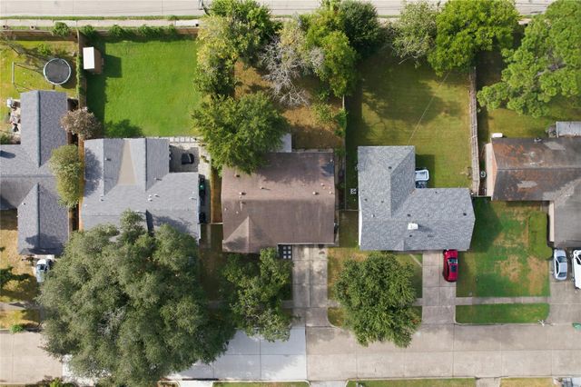 5915 Black Maple Lane, Houston, TX 77088
