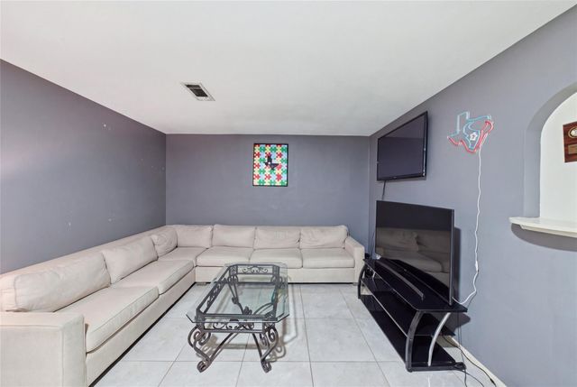 5915 Black Maple Lane, Houston, TX 77088