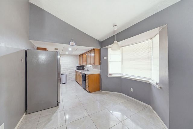 5915 Black Maple Lane, Houston, TX 77088