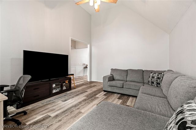 4107 Mudtown Road, Lavaca, AR 72941