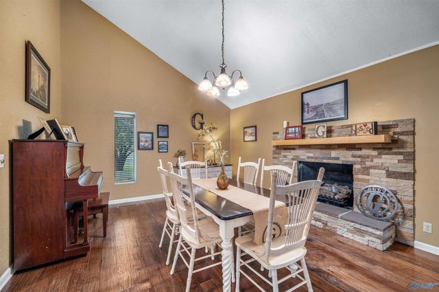 300 Crystal Lake Drive NE, Fort Payne, AL 35967