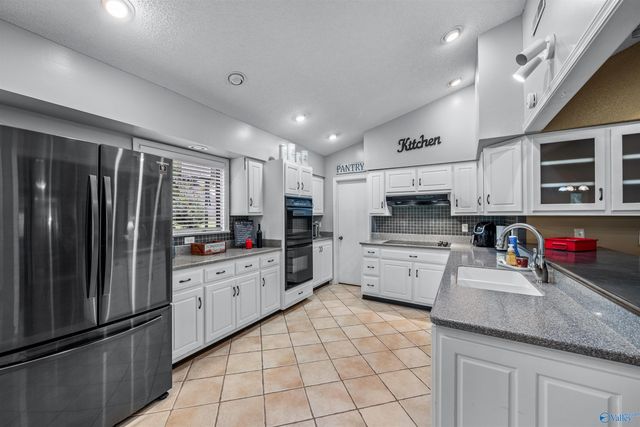 300 Crystal Lake Drive NE, Fort Payne, AL 35967