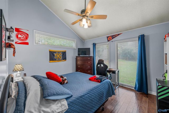 300 Crystal Lake Drive NE, Fort Payne, AL 35967