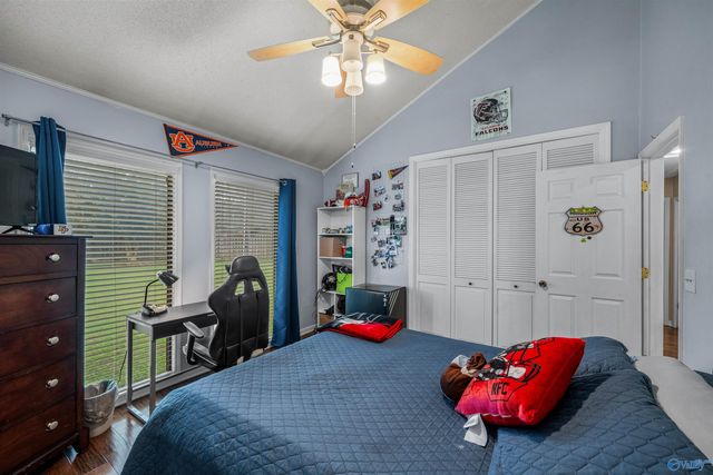 300 Crystal Lake Drive NE, Fort Payne, AL 35967