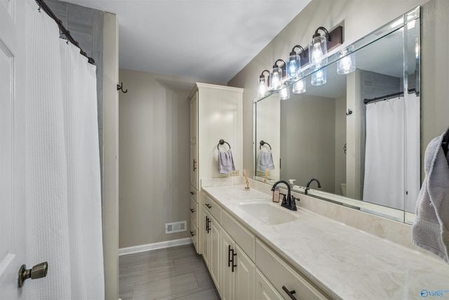 300 Crystal Lake Drive NE, Fort Payne, AL 35967