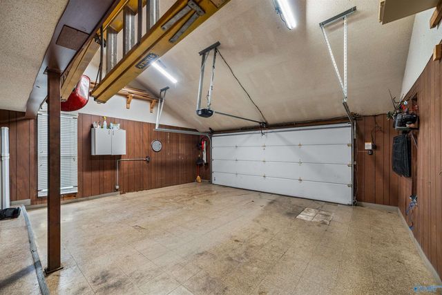 300 Crystal Lake Drive NE, Fort Payne, AL 35967