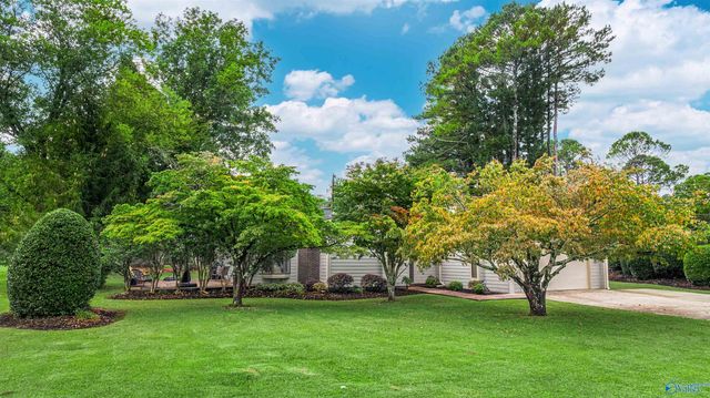 300 Crystal Lake Drive NE, Fort Payne, AL 35967