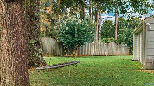 300 Crystal Lake Drive NE, Fort Payne, AL 35967