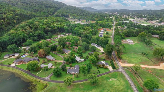 300 Crystal Lake Drive NE, Fort Payne, AL 35967