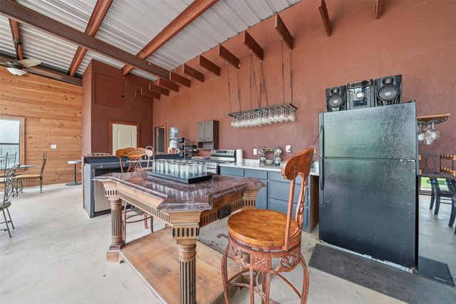 169 Ann Powell RD, Smithville, TX 78957