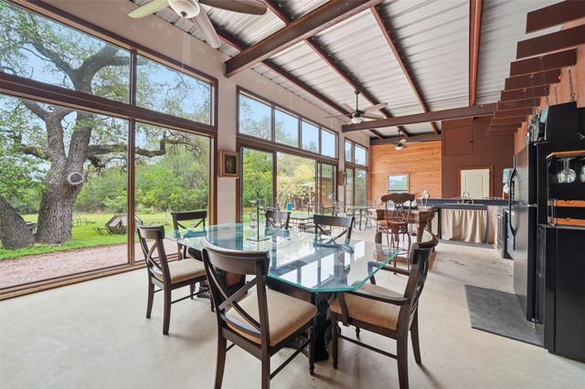 169 Ann Powell RD, Smithville, TX 78957
