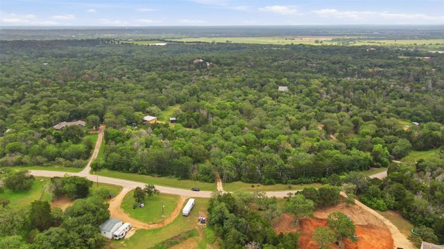169 Ann Powell RD, Smithville, TX 78957