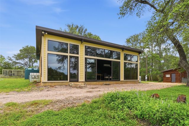 169 Ann Powell RD, Smithville, TX 78957