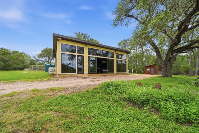 169 Ann Powell RD, Smithville, TX 78957