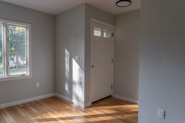 177 Hartford Ave E, Uxbridge, MA 01569