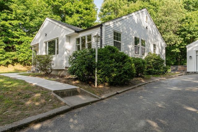 177 Hartford Ave E, Uxbridge, MA 01569