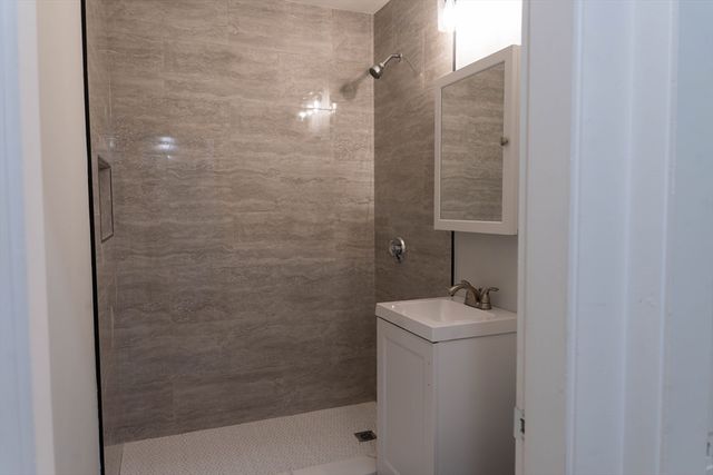 177 Hartford Ave E, Uxbridge, MA 01569